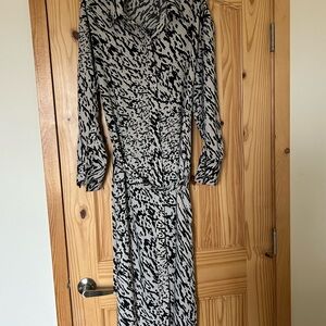 H&M Monochrome Long Sleeve Dress